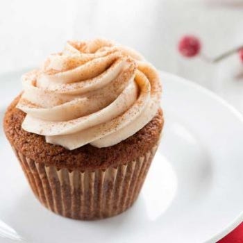 Gingerbread Cupcakes with Vanilla Cream Cheese Frosting